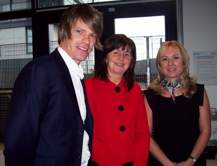 Welsh Assembly Government Minister visits Fab Lab Manchester 